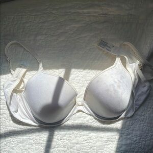 Elegant White Underwire Bra 38B